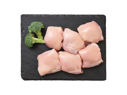 Šviežia viščiukų broilerių šlaunelių mėsa