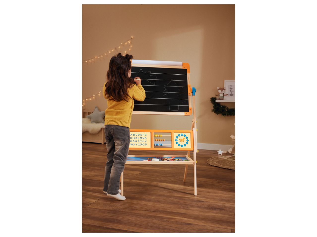 Go to full screen view: Kids' Easel - Image 1
