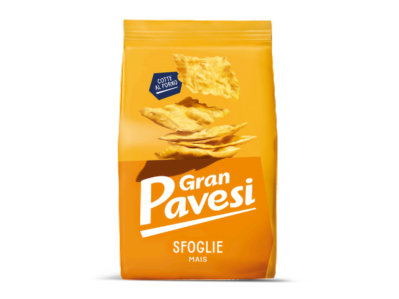 Een oranje zak met maïschips, met de tekst 'SFOGLIE MAIS' en 'COTTE AL FORNO'.