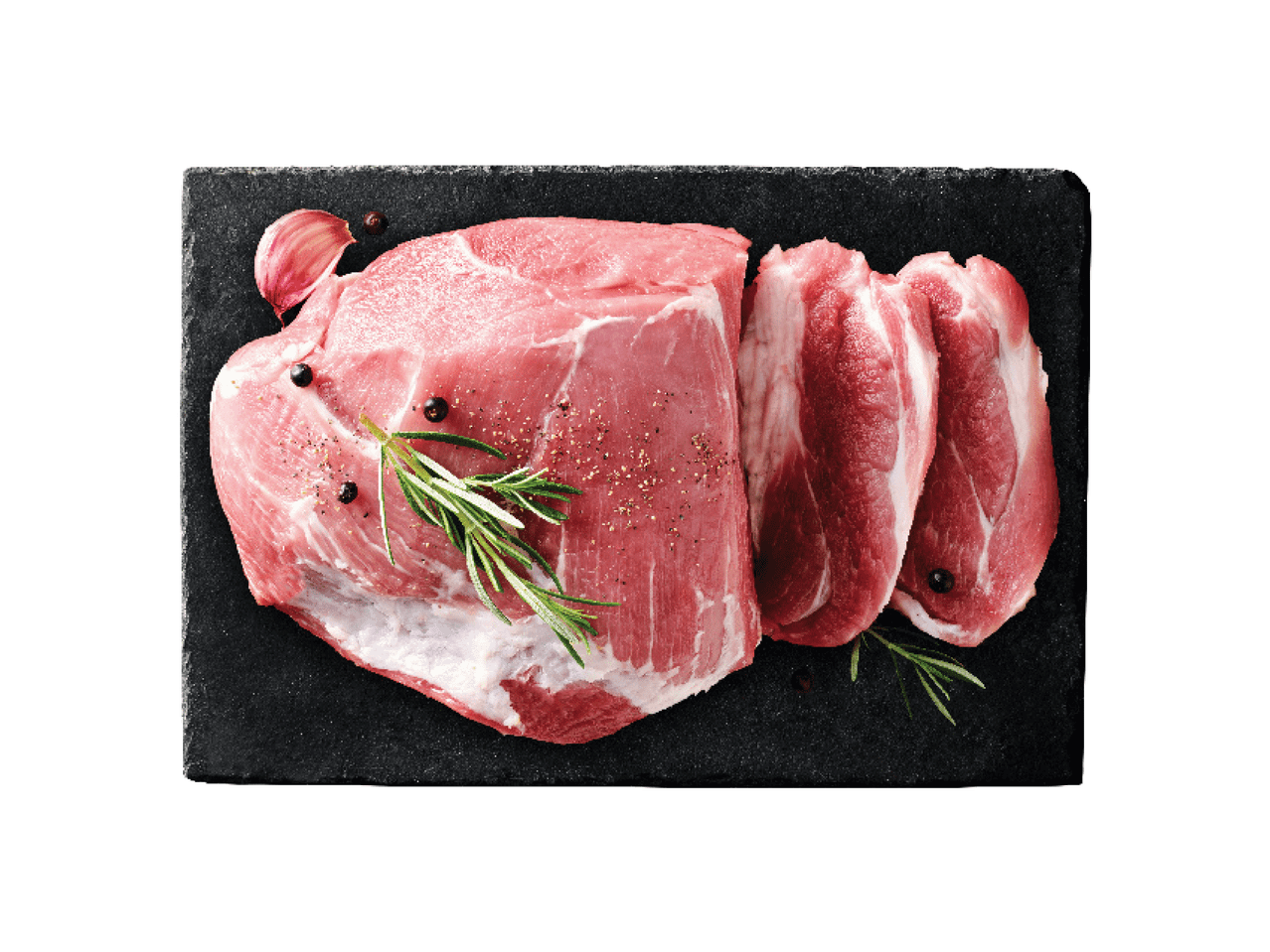 Toores sealiha, rosmariin, küüslauk ja pipraterad tumedal lõikelaual.