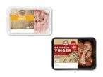 To pakker kyllingevinger, den ene med rå kyllingevinger fra Vilstrupgaard og den anden med marinerede BBQ-kyllingevinger fra Rose.