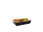 Um delicioso gratinado de legumes em um refratário.