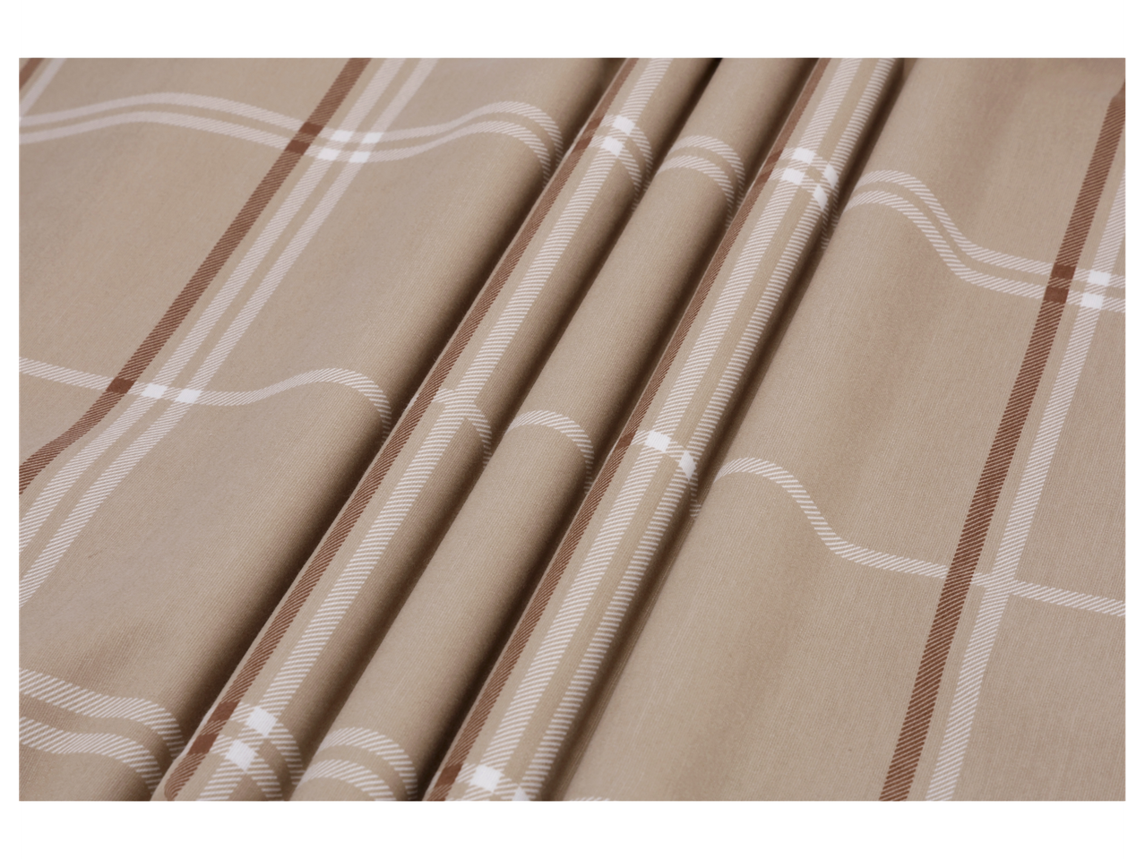 Flannel or renforcé bed linen set with beige plaid pattern
