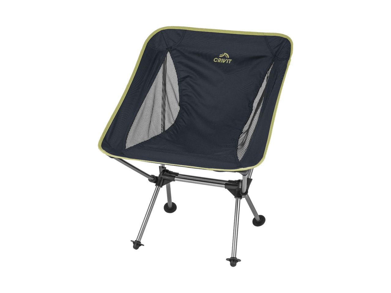 En let, sammenklappelig campingstol.
