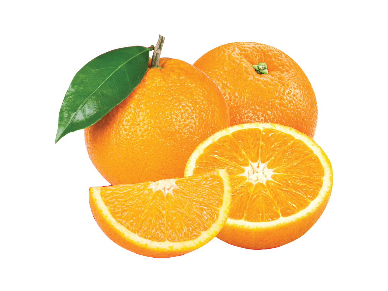 Sveže pomorandže, cele i isečene, sa zelenim listom.