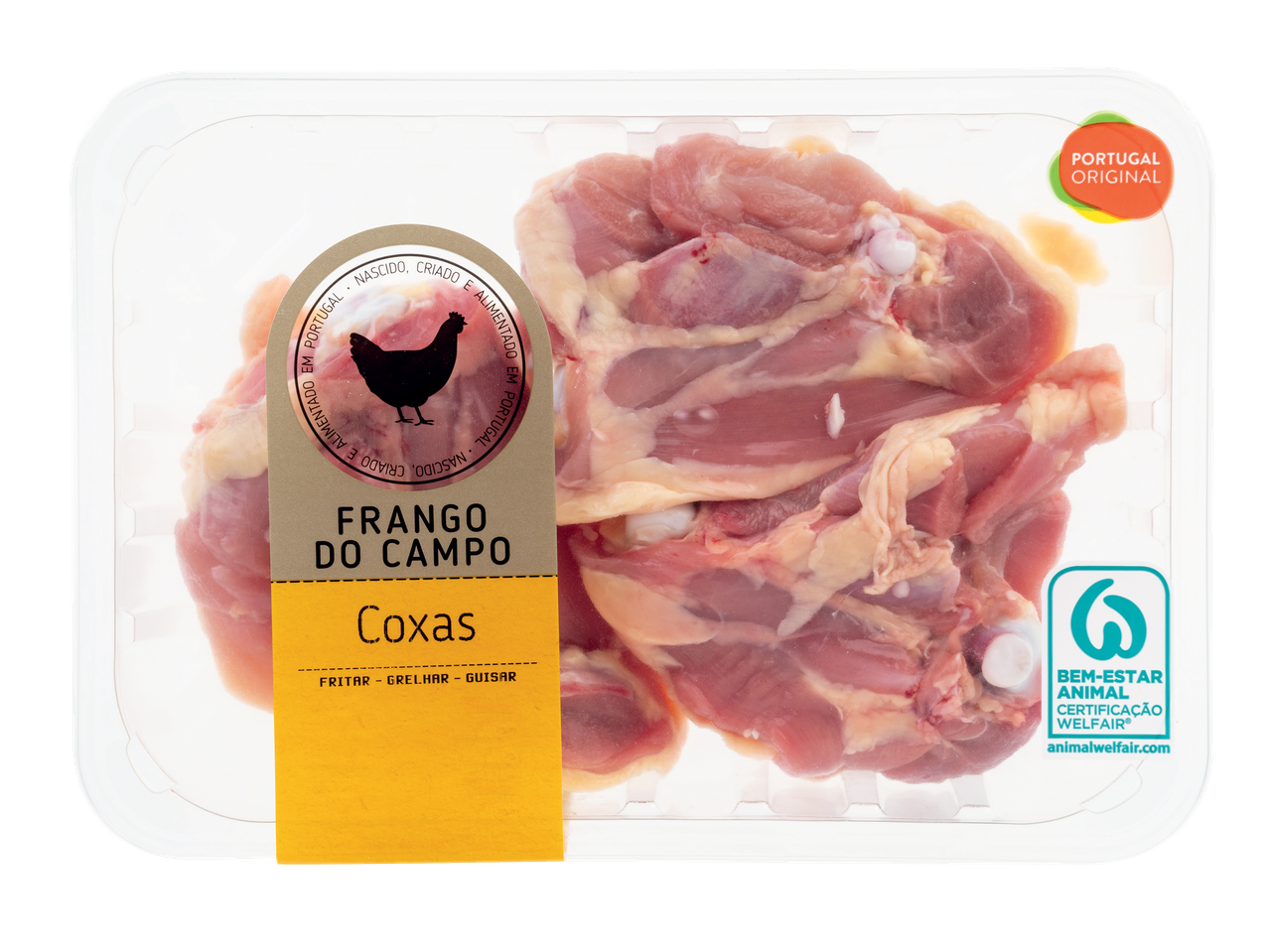 Embalagem de coxas de frango do campo cruas com rótulo indicando origem e métodos de cozedura.