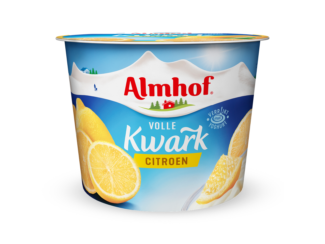 Kwart met citroensmaak in een beker met berglandschap en citroenen.