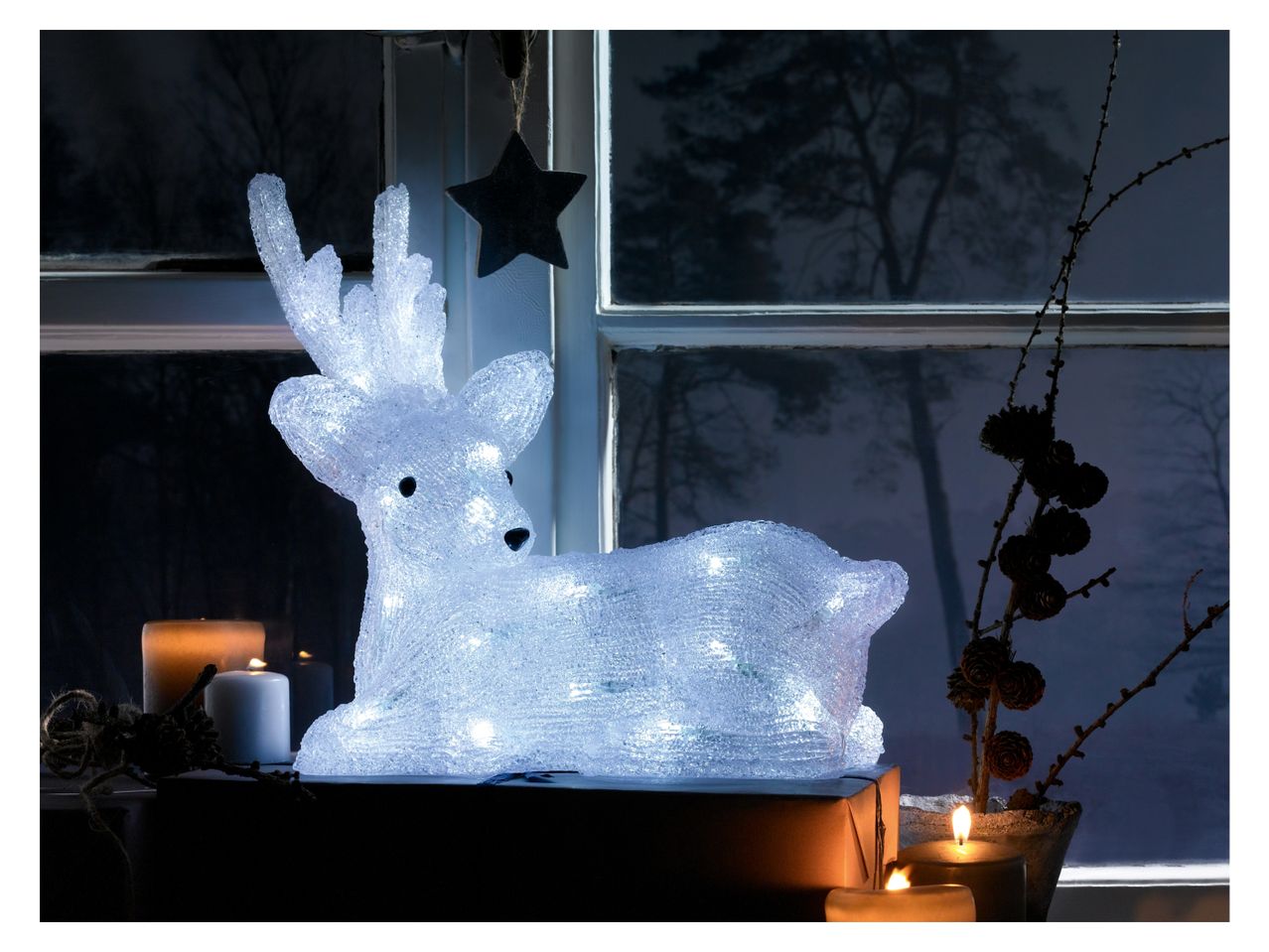 Go to full screen view: LED Light-Up Christmas Figure - Image 4