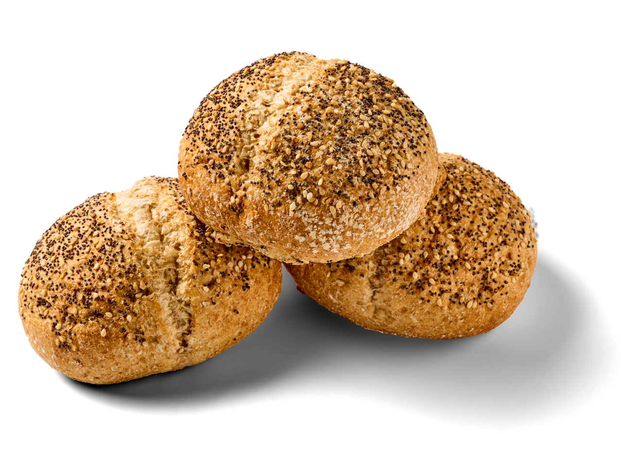 Drie volkoren broodjes met sesam en maanzaad.