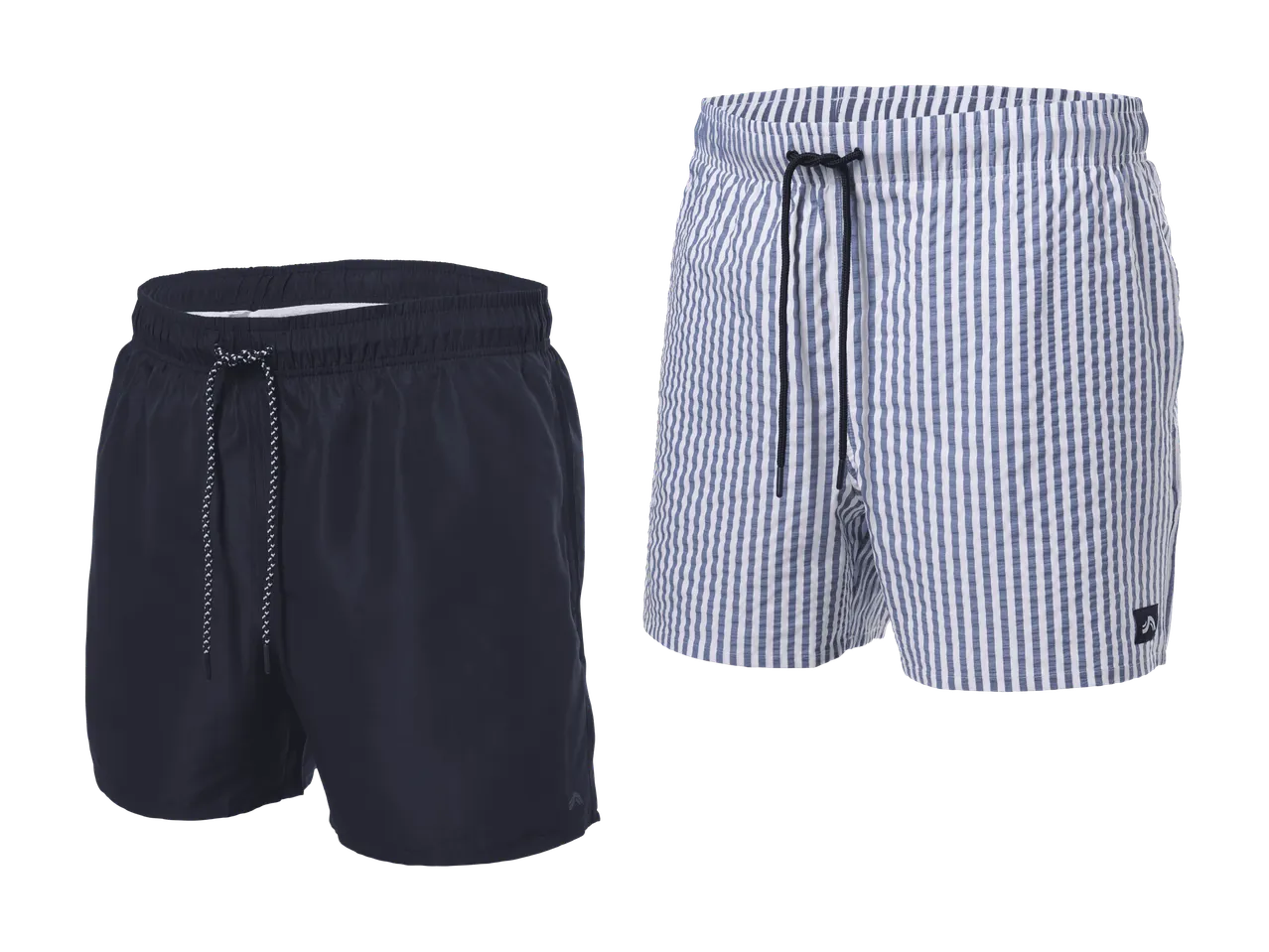 Zwei Badeshorts: eine dunkelblaue und eine weiß-blau gestreifte
