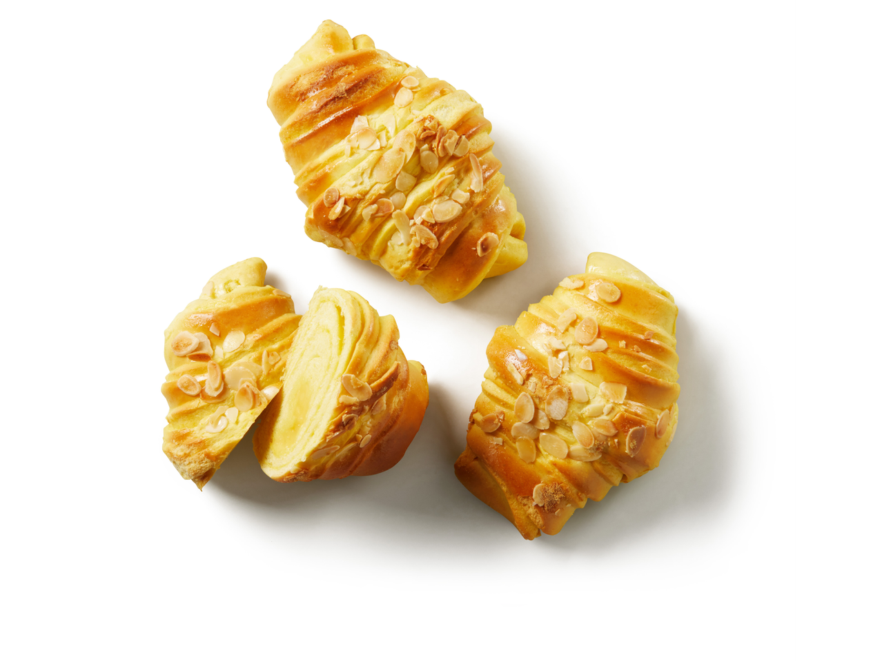 Croissansi s bademima.