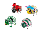 Vier solarbetriebene Gartenleuchten in Form von Marienkäfern, Bienen und Fröschen mit Blumendetails.