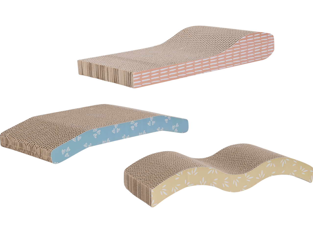 Tre vågformade klösbrädor i kartong med mönster i rosa, blått och gult.