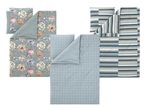 Drei Bettwäsche-Sets: Blumenmuster, blau kariert/gestreift und blau-beige gestreift.