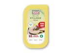 Gul emballage med kyllingepølse, mærket 'Den Lette Kyllingepølse' og 'Mindre fedt'.