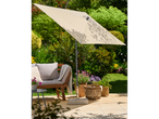 Livarno Sonnenschirm suncobran u bašti sa drvenom klupom i biljkama u saksijama