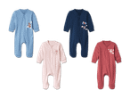 Vier Baby-Strampler in Blau, Dunkelblau, Rosa und Rot mit Tiermotiven.