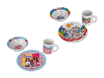 Kindergeschirr-Sets mit Barbie- und Paw Patrol-Motiven, bestehend aus Tellern, Schalen und Tassen.