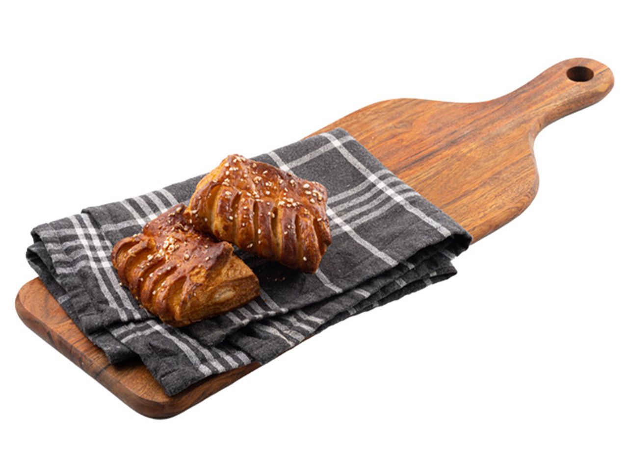 Två bakverk på en träbricka.