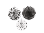 Drei schwarz-weiße Papierfächer, zwei gestreift und einer gepunktet, als Partydekoration.