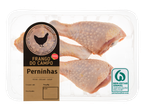Embalagem de perninhas de frango cruas com rótulo indicando origem e métodos de cozedura.