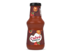 Fles barbecuesaus met tomaten en uien op het etiket, met voedingsinformatie.