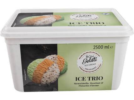 Înghețată fistic, alune și stracciatella