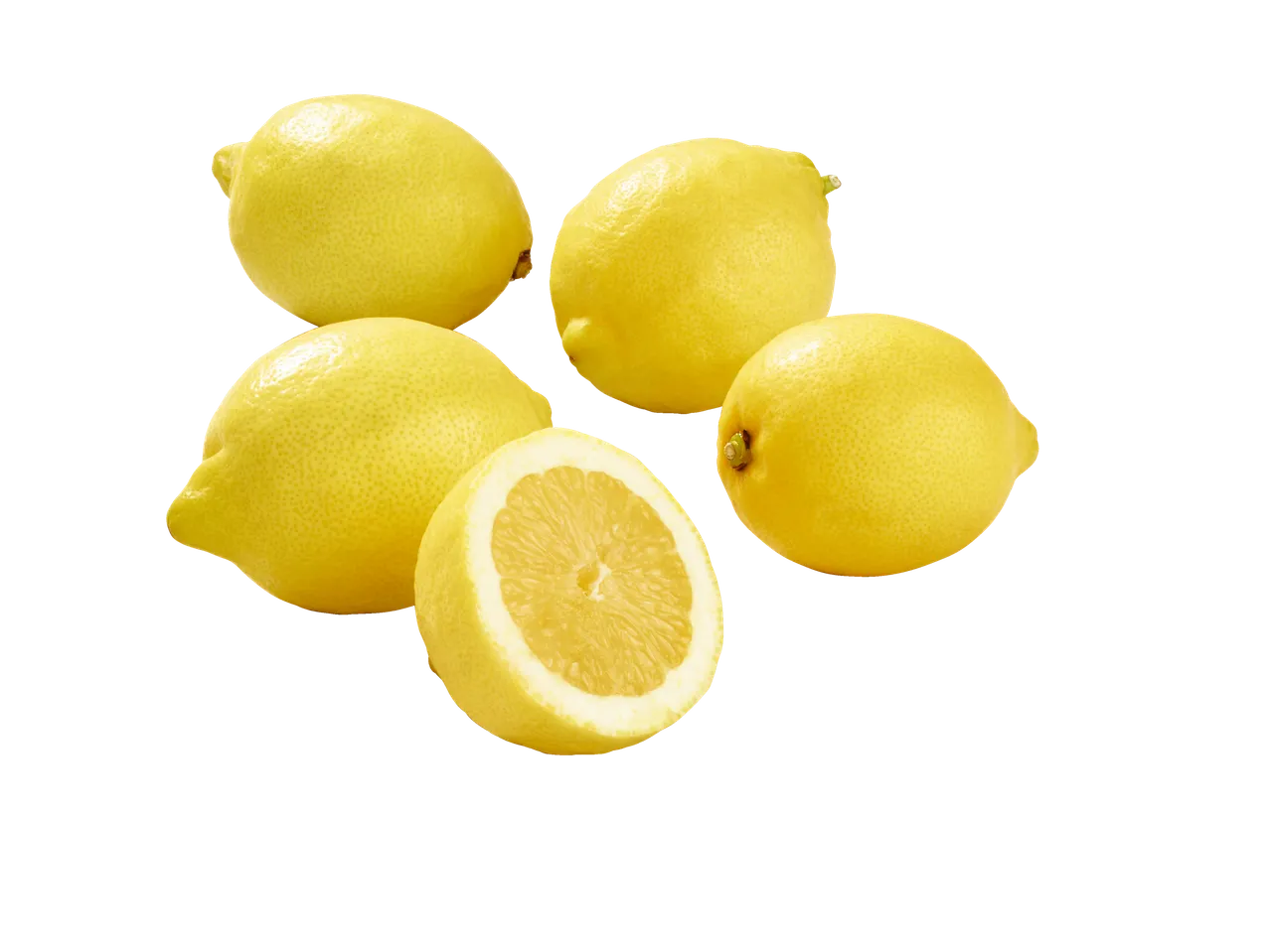 Patru lămâi galbene, una tăiată pe jumătate, pe un fundal negru.