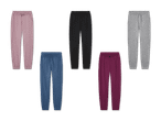 Fünf Jogginghosen in Rosa, Schwarz, Grau, Blau und Weinrot