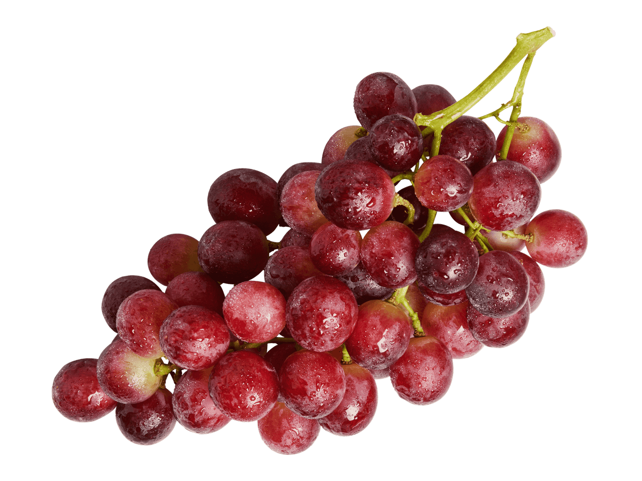 Punaisia viinirypäleitä, joissa on vesipisaroita, mustalla taustalla.