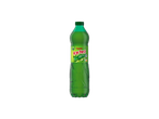 Een fles Freeway Ice Tea Groene Thee staat op een zwarte achtergrond.