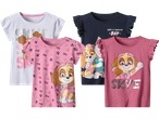 Fyra Paw Patrol-t-shirts för flickor med olika motiv och stilar.