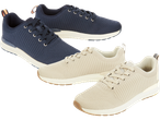 Två par stickade sneakers i grått och beige.