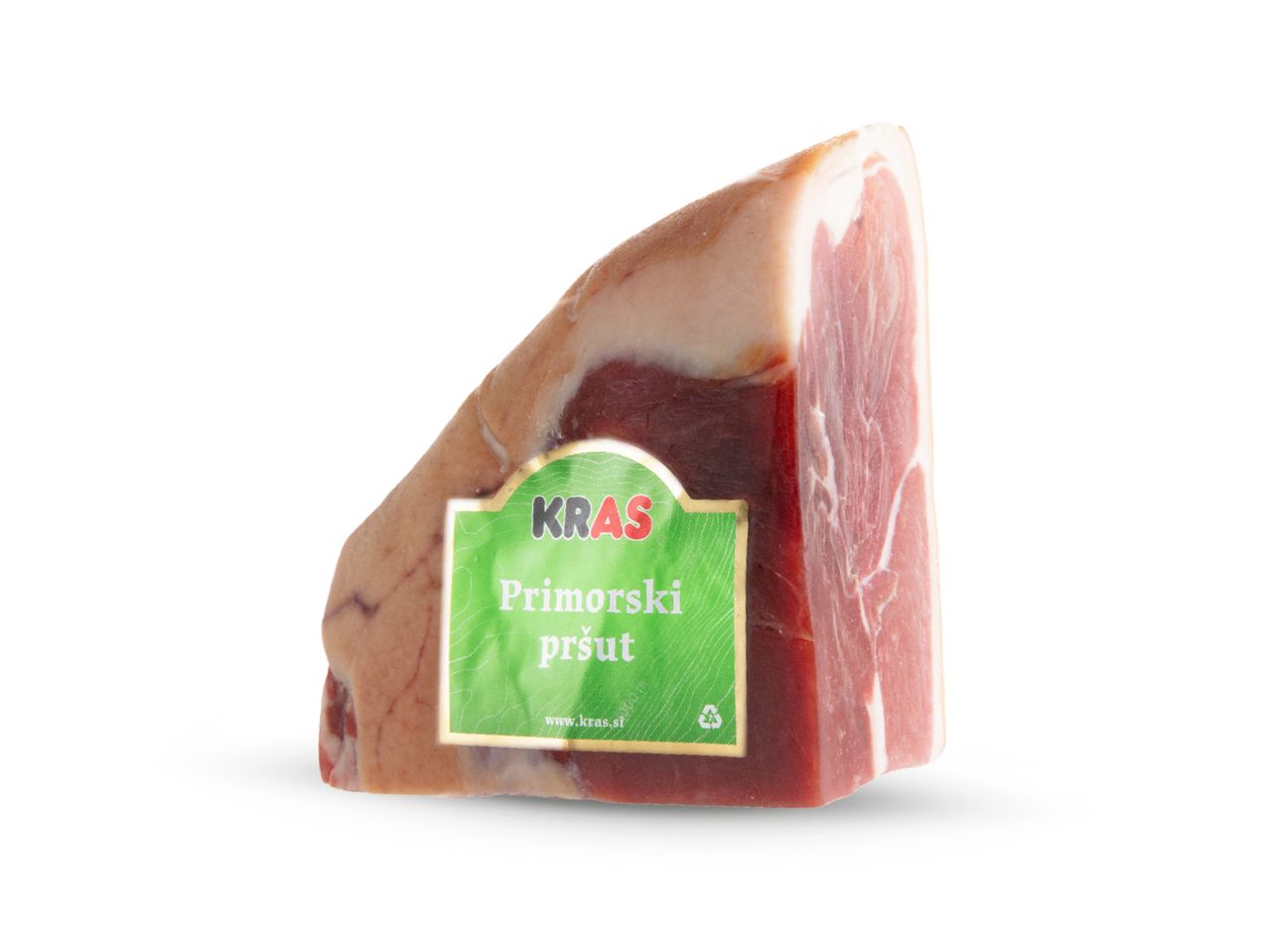 Kras Primorski pršut, komad sušenog mesa s etiketom na bijeloj pozadini.