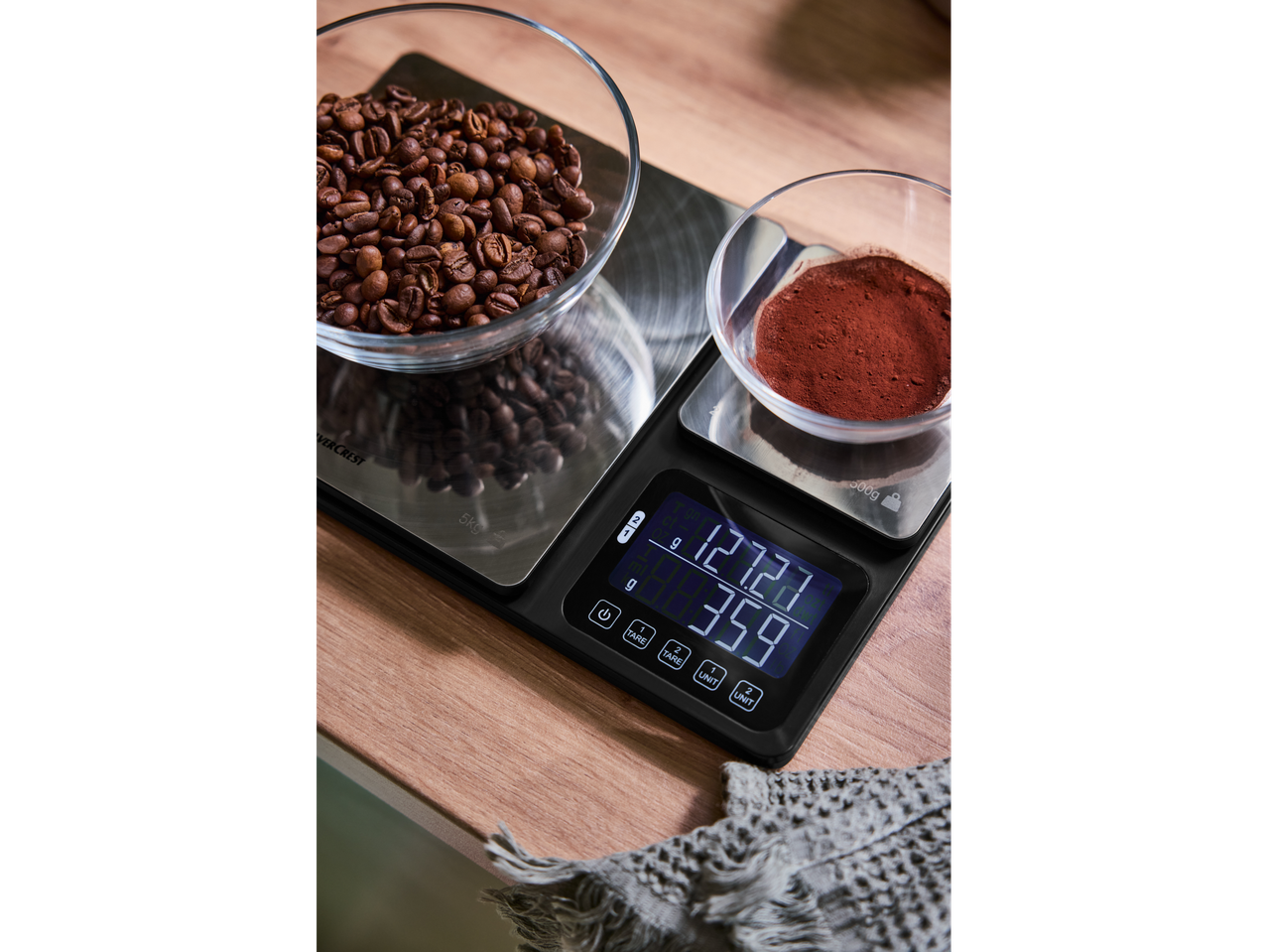 Balança de cozinha de plataforma dupla SILVERCREST a pesar grãos de café e café moído