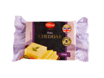 Brânză Cheddar britanică vintage, maturată 15 luni, în ambalaj violet.