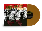 Een vinylplaat met een hoes met de tekst 'Hip Hop Classics' en afbeeldingen van rappers.