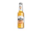 En flaske Breezer Lite Orange, en aromatiseret alkoholisk drik.
