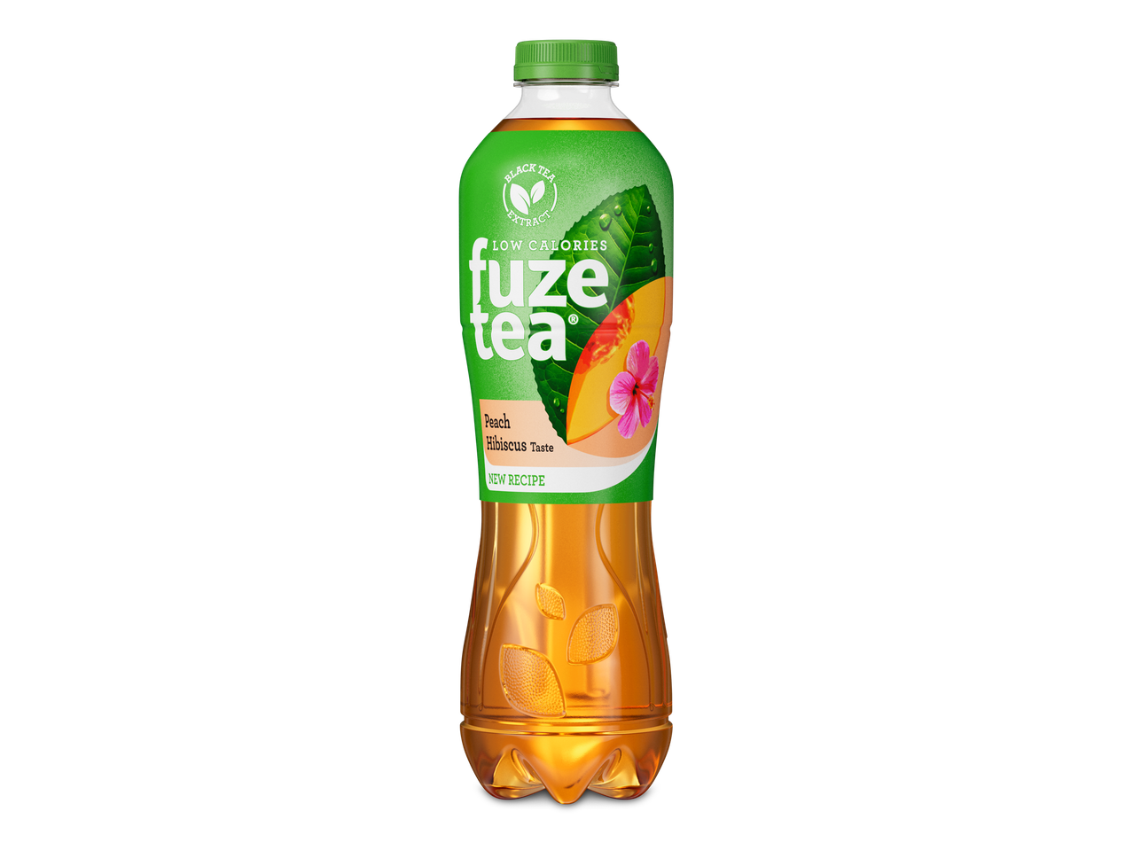 Fles ijsthee met perzik-hibiscus smaak, groene dop en etiket met theebladeren en fruit.