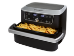 Silvercrest Heißluftfritteuse mit goldbraunen Pommes Frites in der geöffneten Schublade.