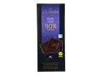 Een reep pure chocolade met 90% cacao in een donkerblauwe verpakking.