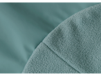 Prim-plan al pantalonilor de noroi și nisip Lupilu® din fleece verde și țesătură impermeabilă.