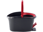Conjunto de limpeza Vileda Easy Wring: balde cinzento com pega vermelha e espremedor.