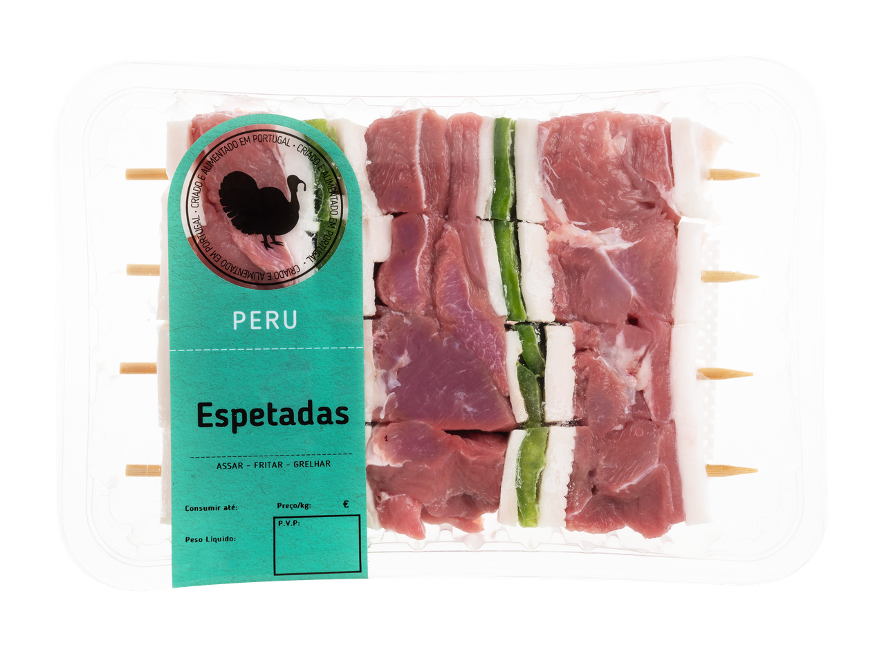 Embalagem de espetadas de peru com carne de peru, gordura e pimentos verdes, rotulada 'PERU Espetadas'.