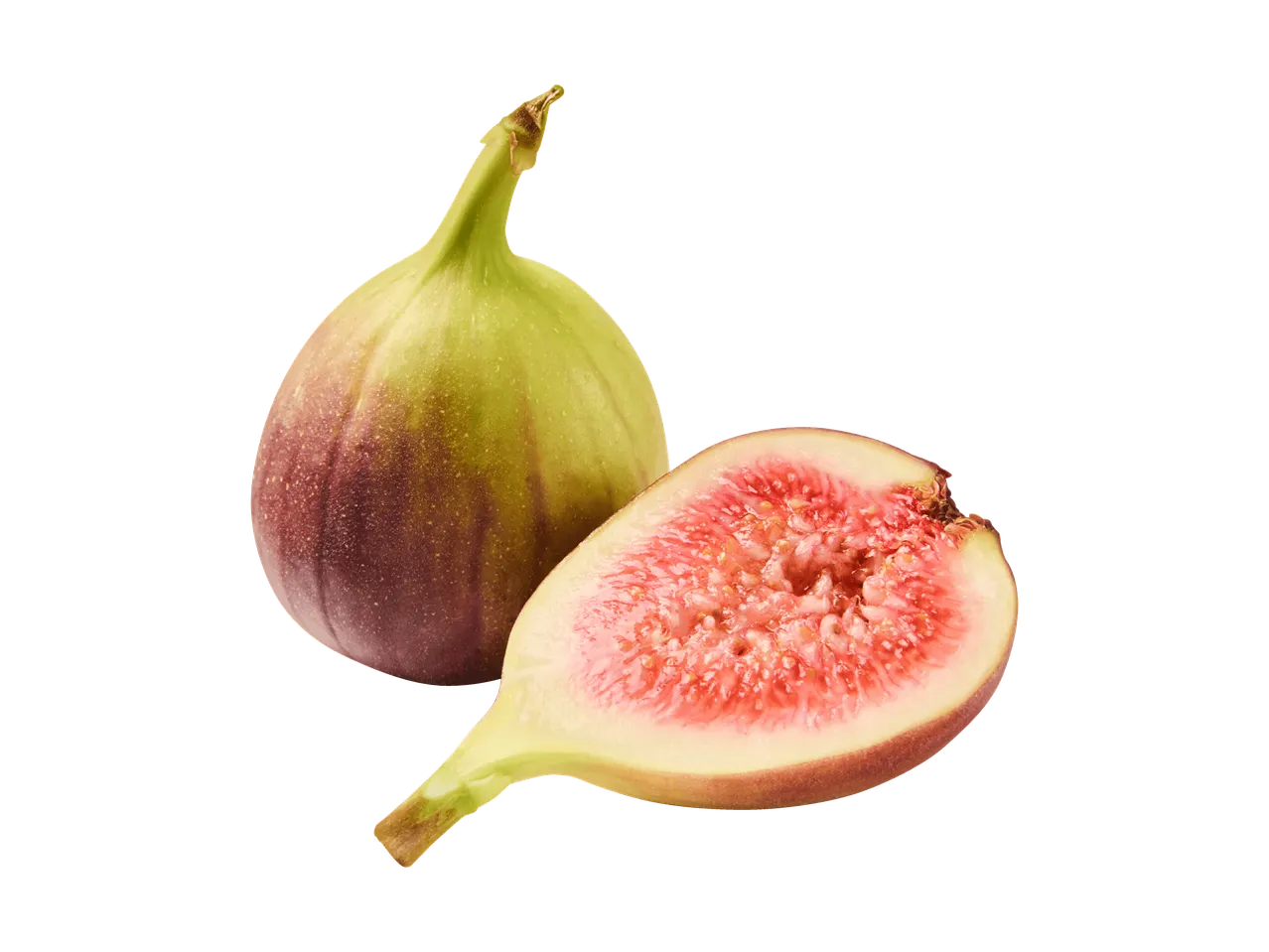 Eine ganze und eine halbe frische Feige auf schwarzem Hintergrund.