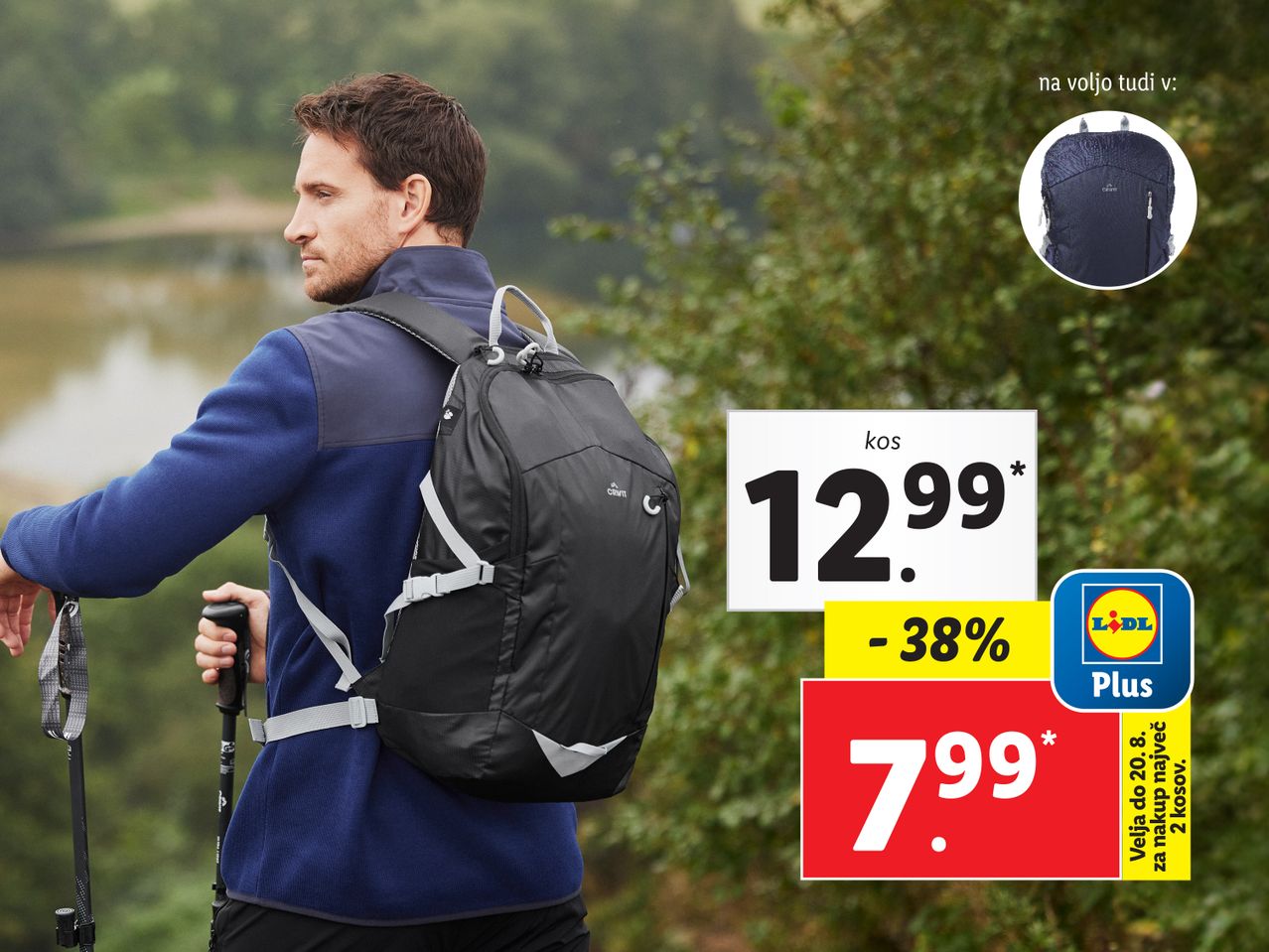 Moški s pohodniškim nahrbtnikom Crivit in pohodniškimi palicami, z akcijsko ponudbo.