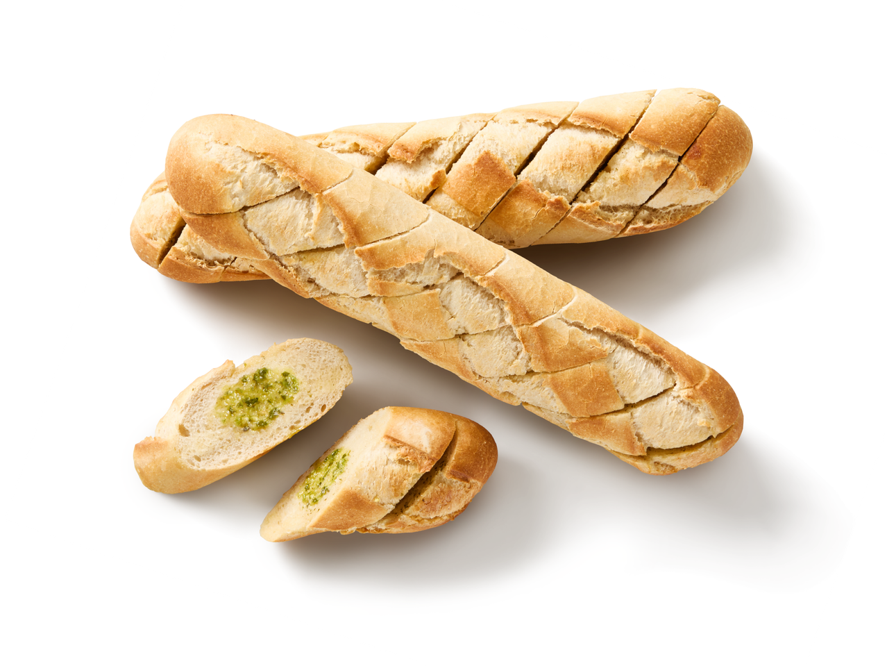 Две нарязани багети с чесново масло, едната от които е с две отделни филийки.