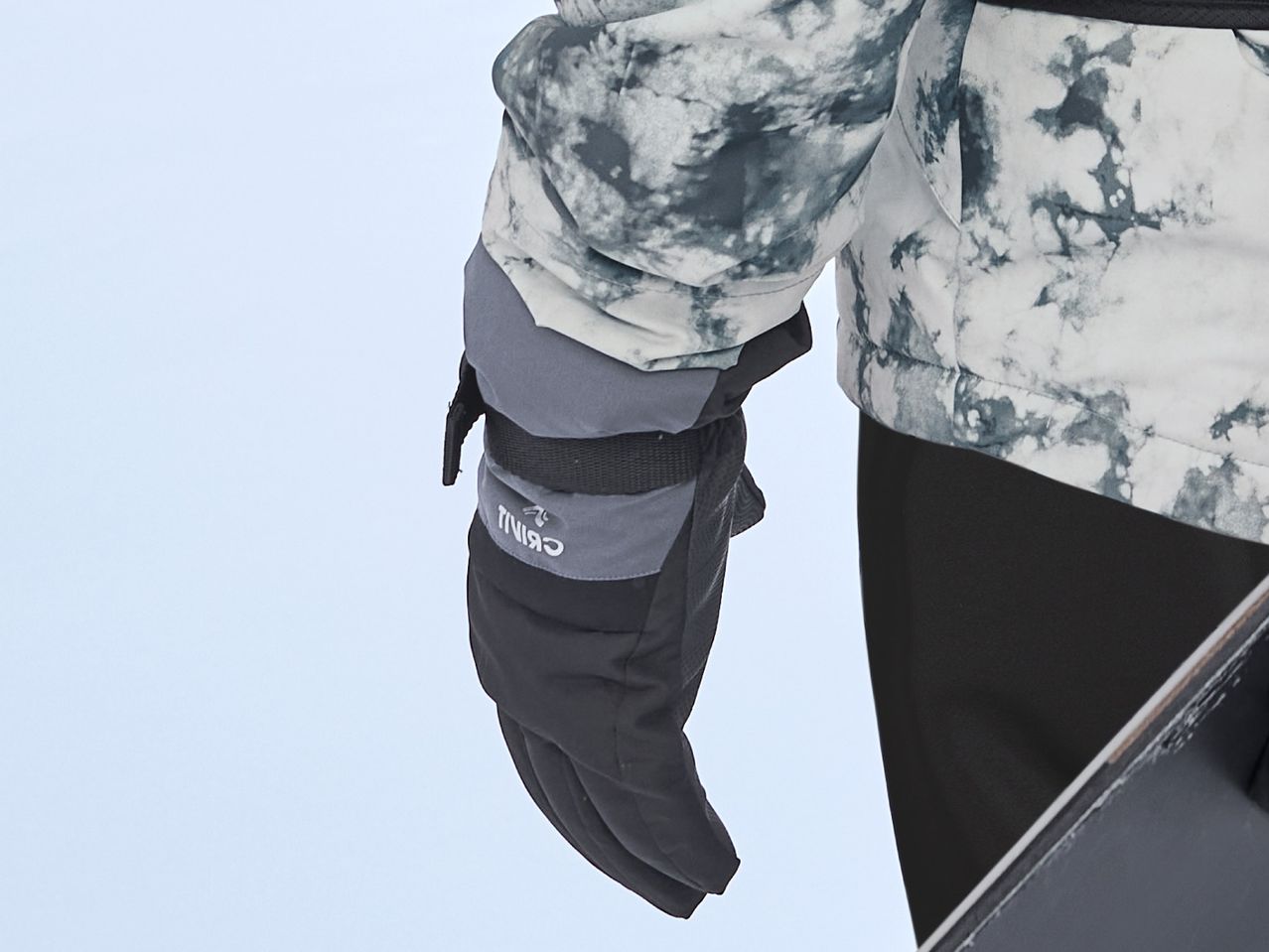 Go to full screen view: Ladies’/​Men’s Winter Gloves - Image 1