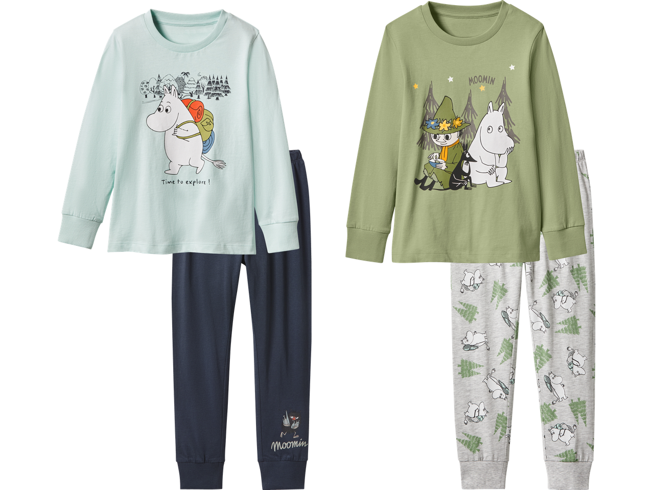 Två set med Mumin-pyjamas, en ljusblå och en grön.