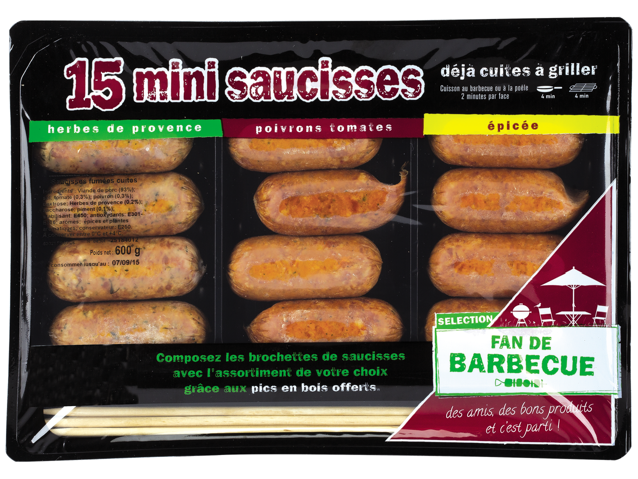 Paquet de 15 mini-saucisses précuites à griller, saveurs herbes de Provence, poivrons-tomates et épicée, avec brochettes en bois offertes.